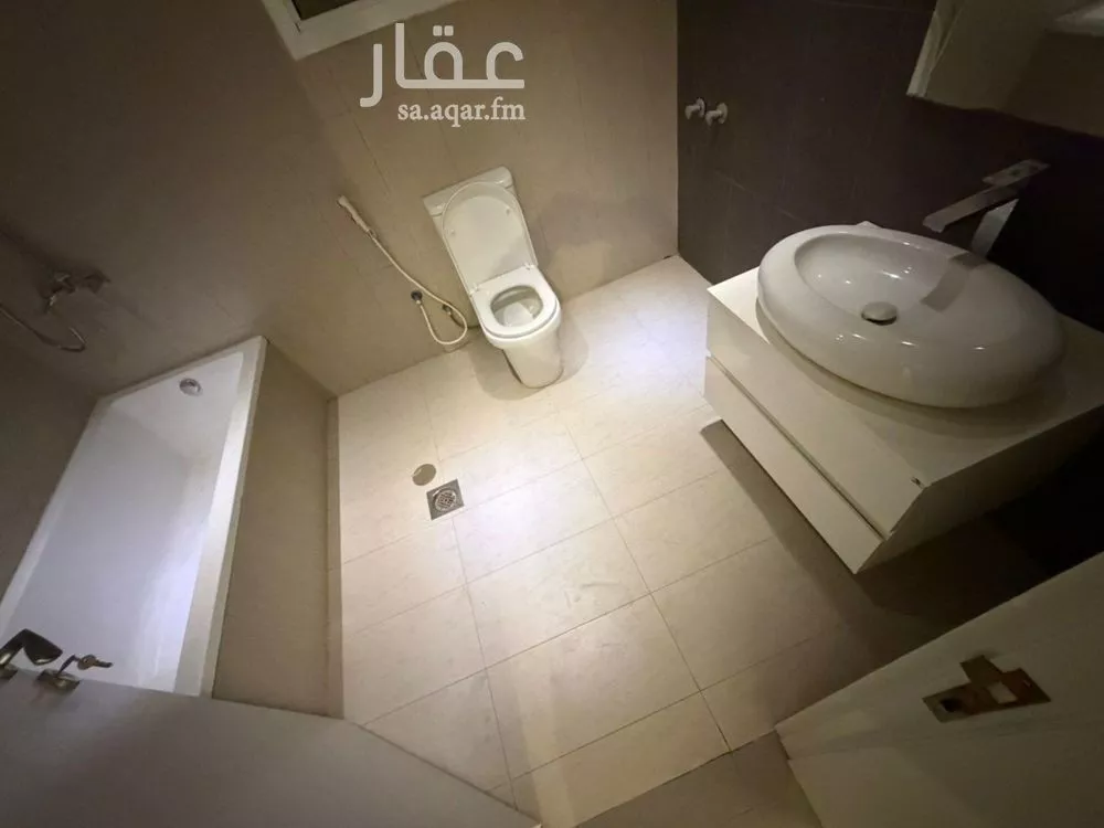 5 bedroom villa in Al Narjis 8