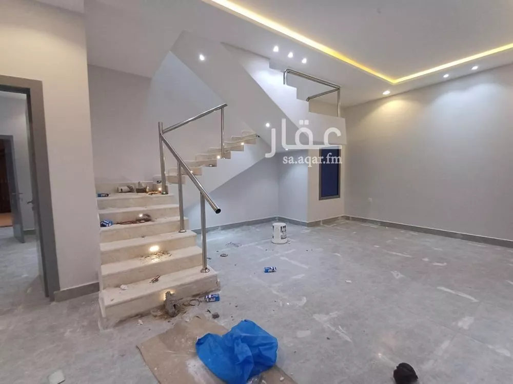 فيلا 8 غرف في الشرق 14