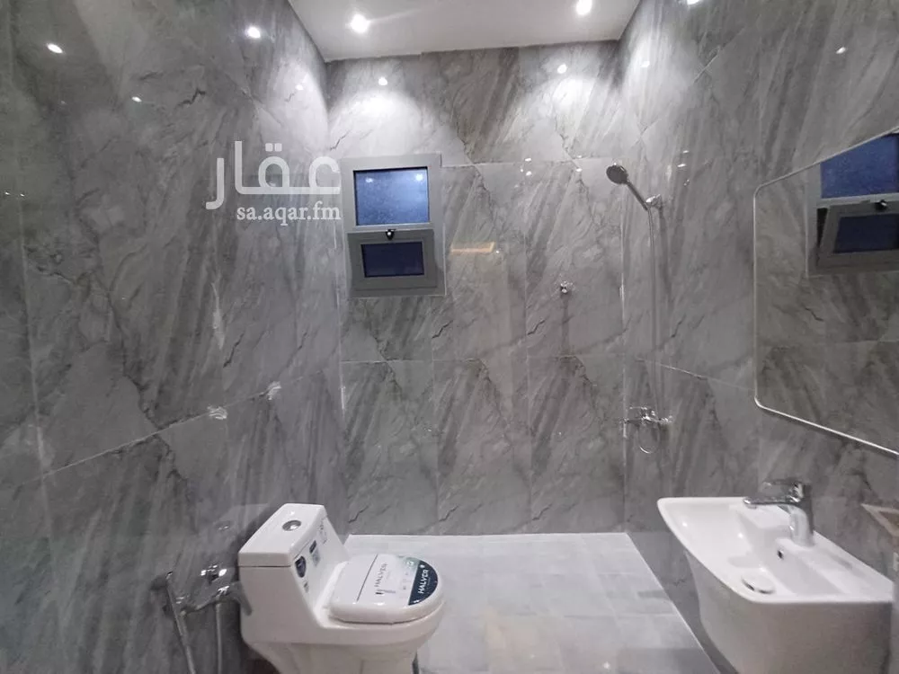 فيلا 8 غرف في الشرق 6