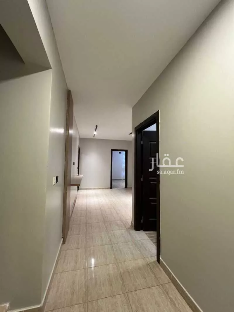 فيلا 5 غرف في العارض 8