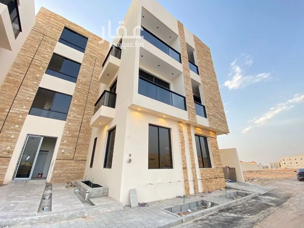 4 bedroom apartment in Al Mahdiyyah 5
