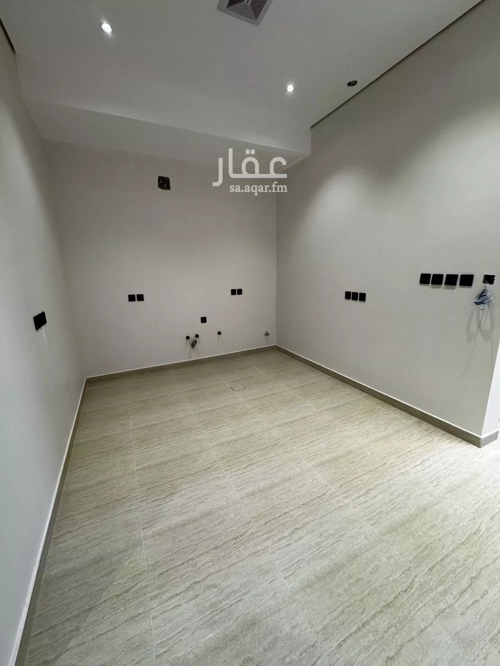شقة 3 غرف في الرمال 5