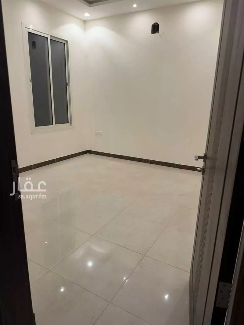 فيلا 7 غرف في عرقة 7