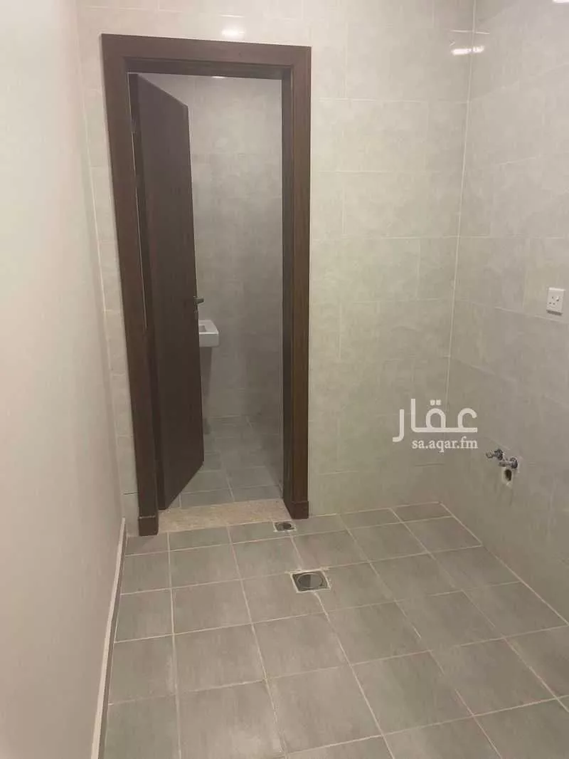 فيلا 5 غرف في الجنادرية 11