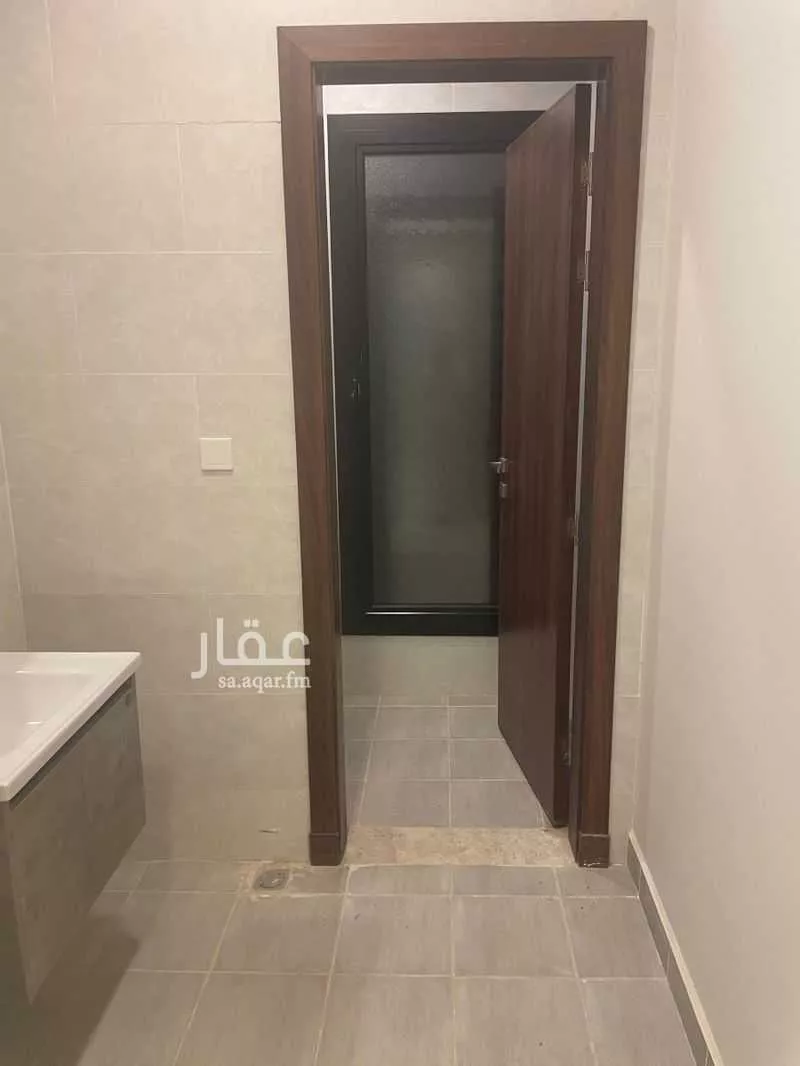 فيلا 5 غرف في الجنادرية 8