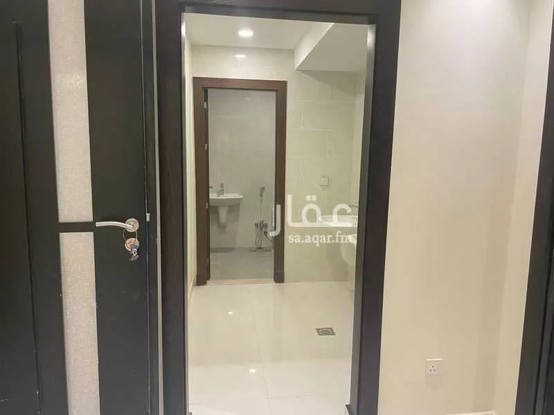 5 bedroom villa in Al Janadriyah 11