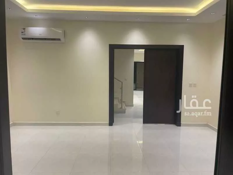 5 bedroom villa in Al Janadriyah 12