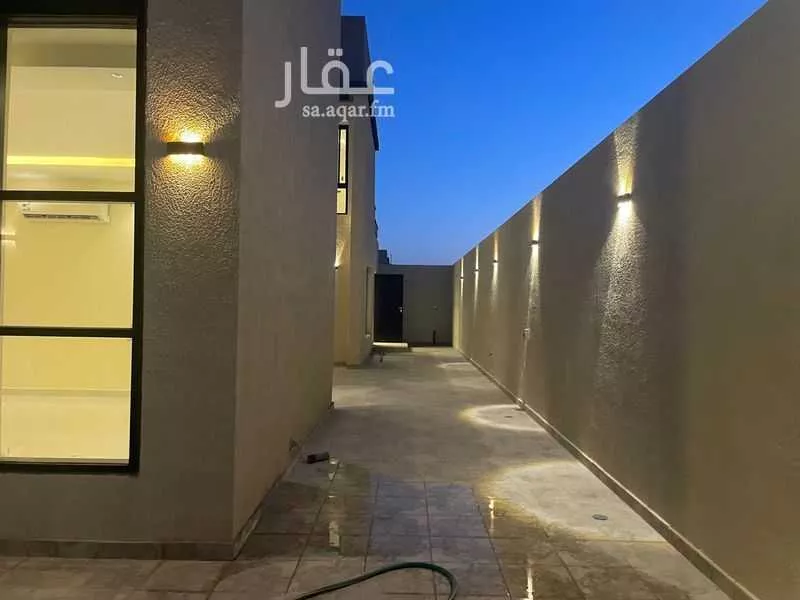 5 bedroom villa in Al Janadriyah 3