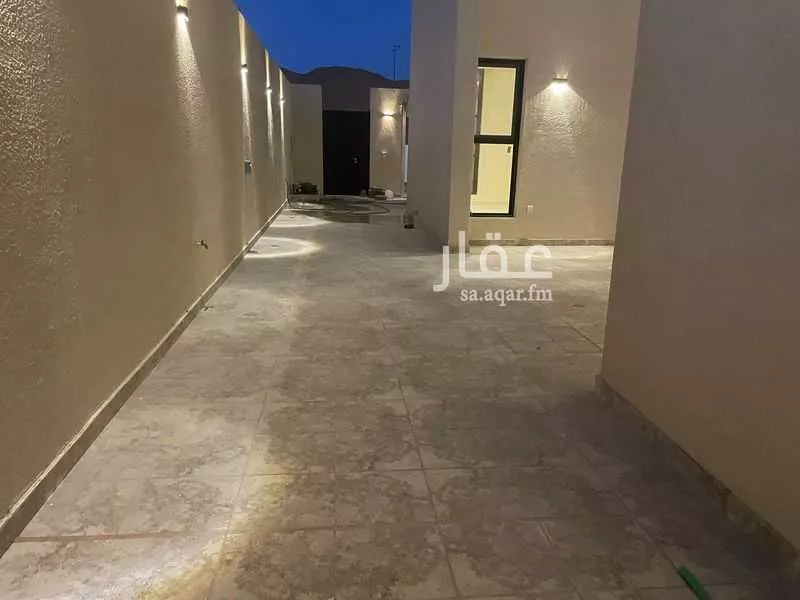 5 bedroom villa in Al Janadriyah 5