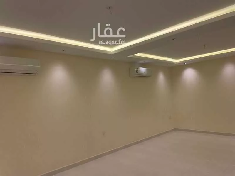 5 bedroom villa in Al Janadriyah 8