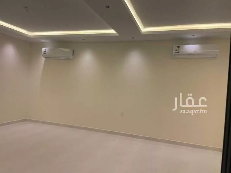 5 bedroom villa in Al Janadriyah 9