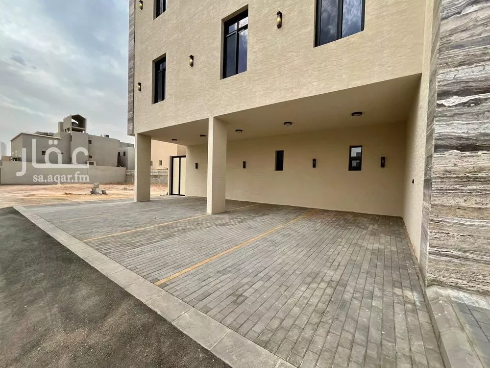 3 bedroom apartment in Al Mahdiyyah 4