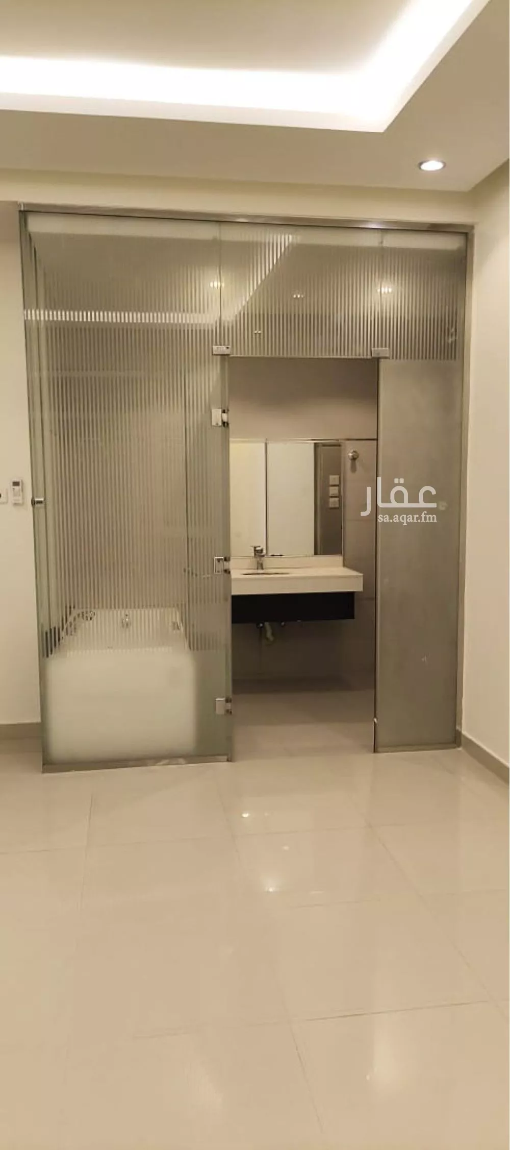 فيلا 4 غرف في العارض 4