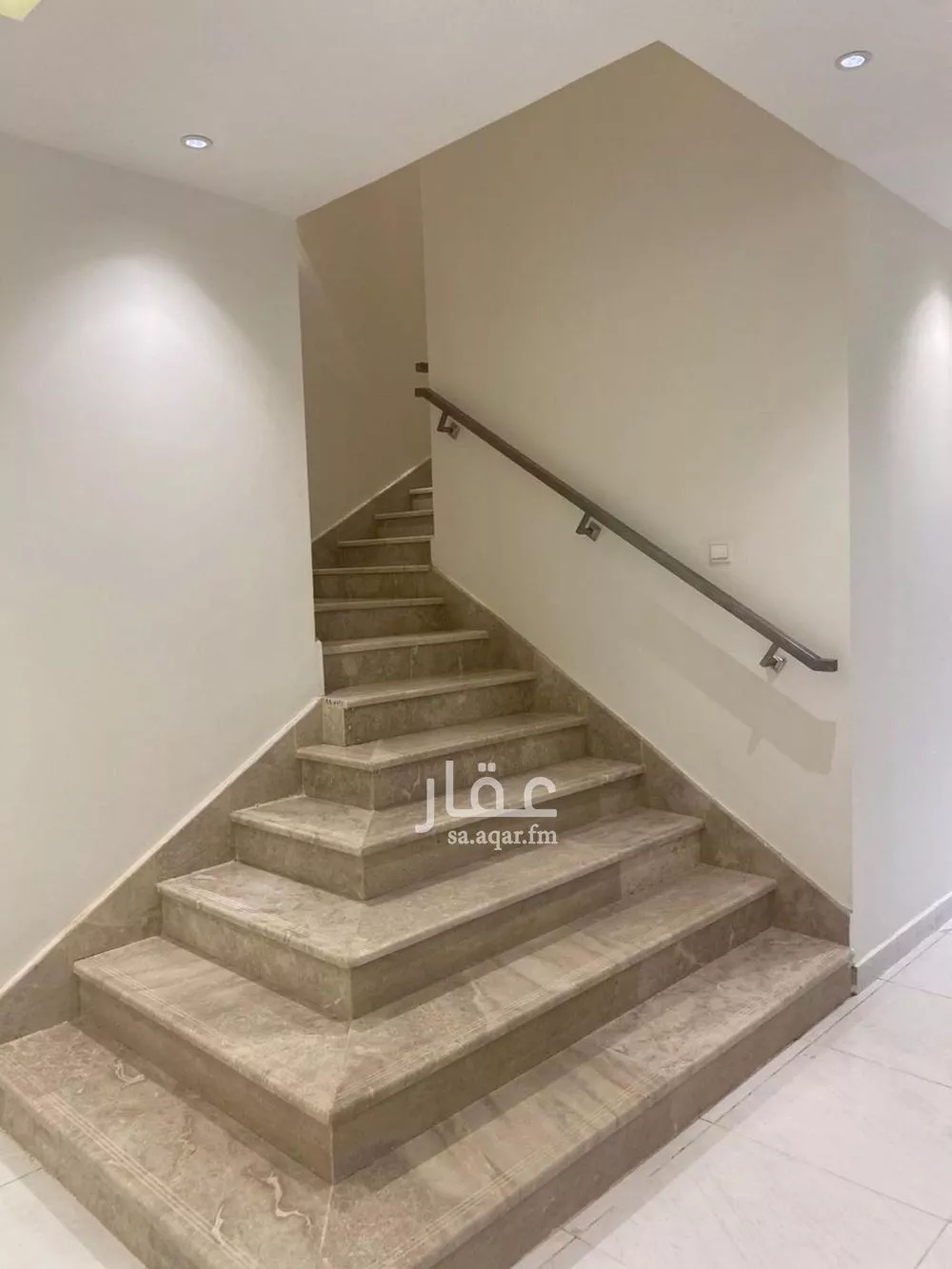 فيلا 4 غرف في الجنادرية 11