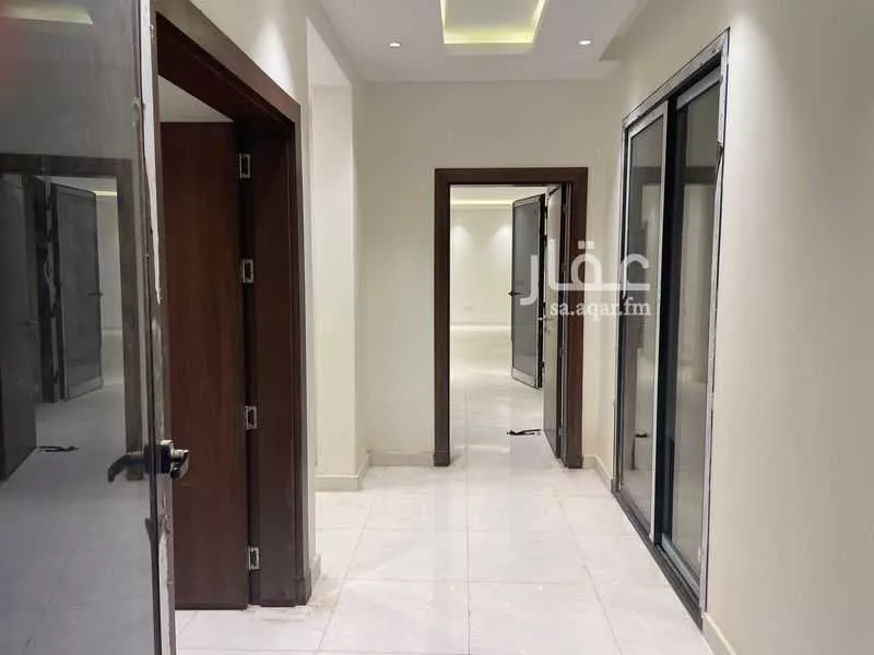 4 bedroom villa in Al Janadriyah 12