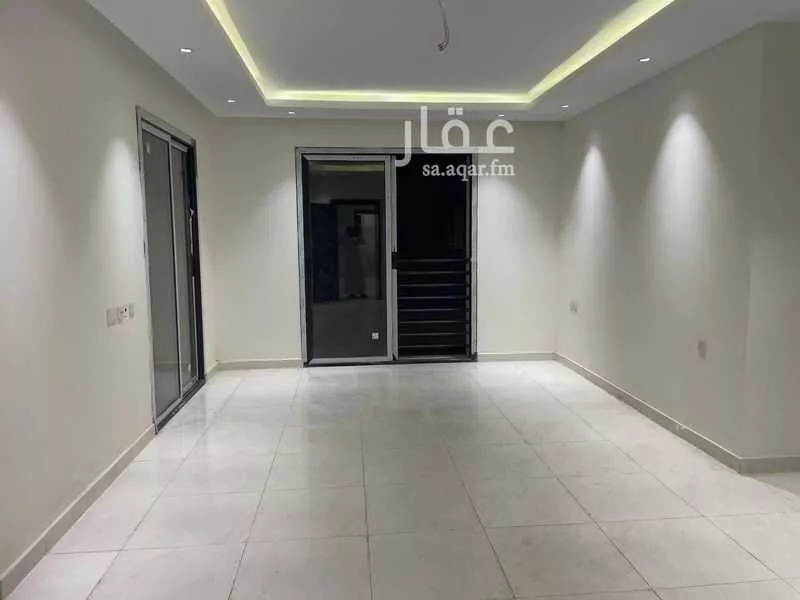 4 bedroom villa in Al Janadriyah 14