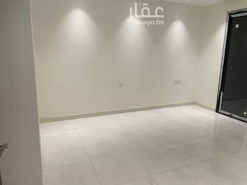 4 bedroom villa in Al Janadriyah 18