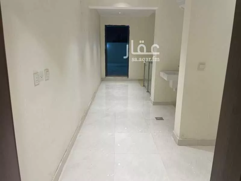 4 bedroom villa in Al Janadriyah 25