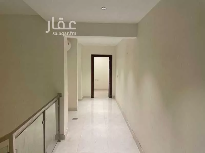 4 bedroom villa in Al Janadriyah 26
