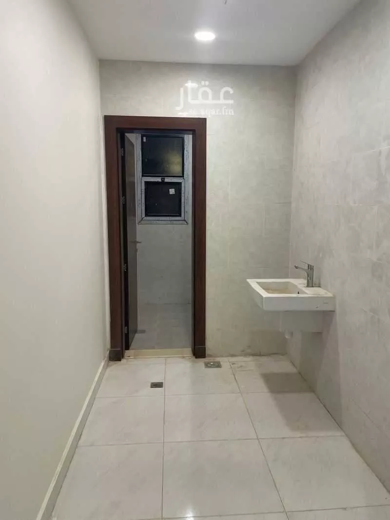 4 bedroom villa in Al Janadriyah 8