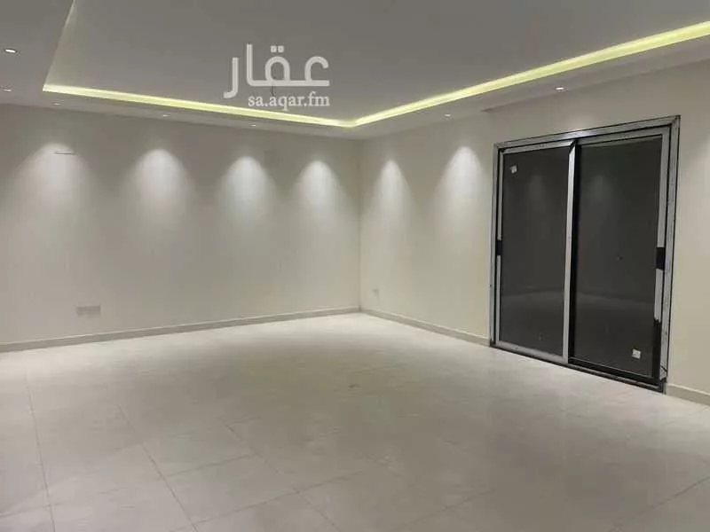 4 bedroom villa in Al Janadriyah 9