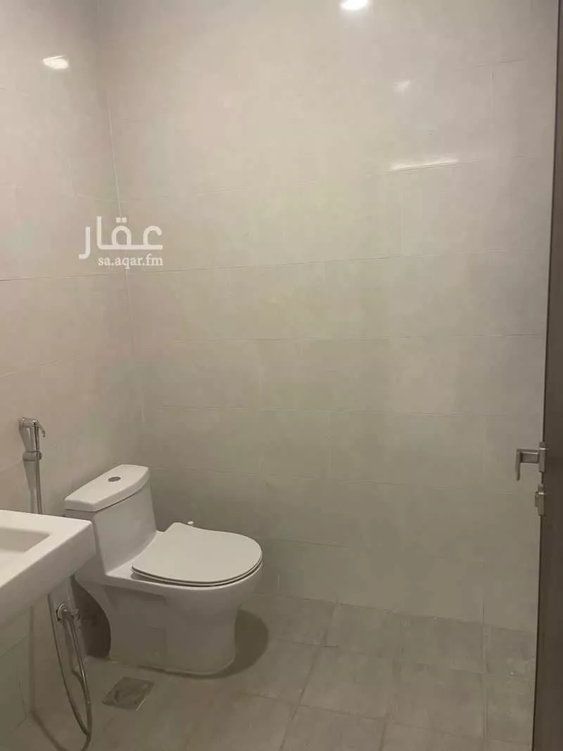 3 bedroom villa in Al Janadriyah 11