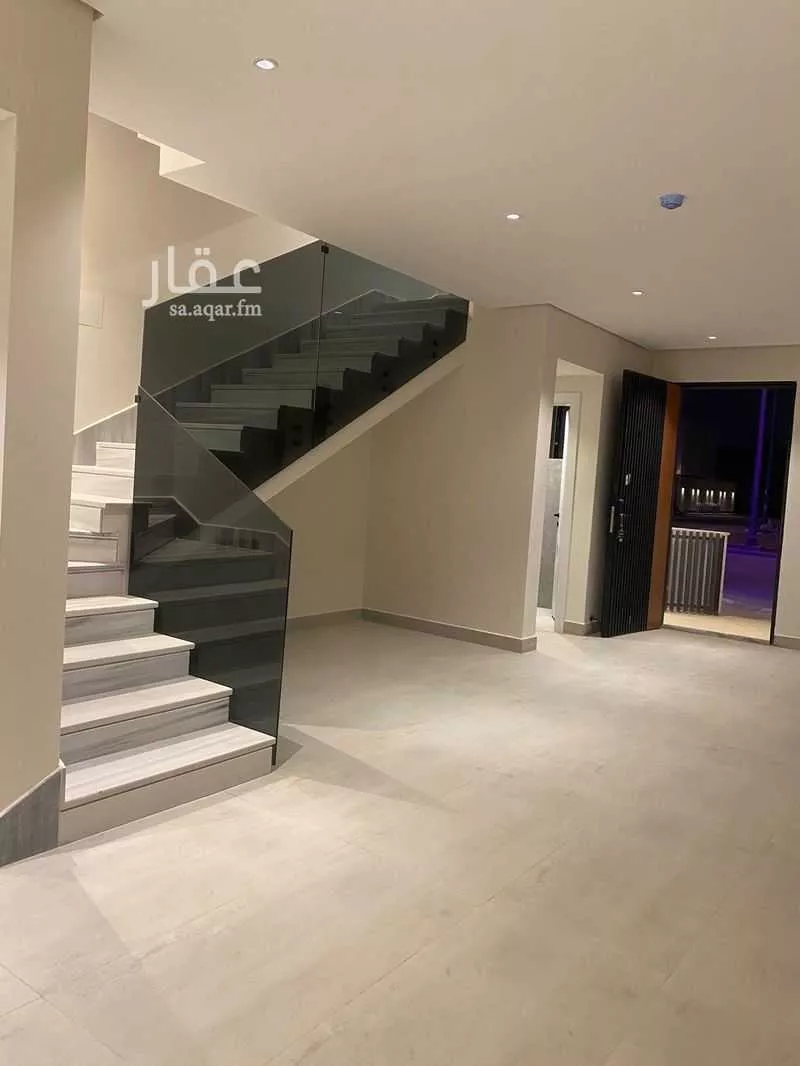 فيلا 3 غرف في العارض 6