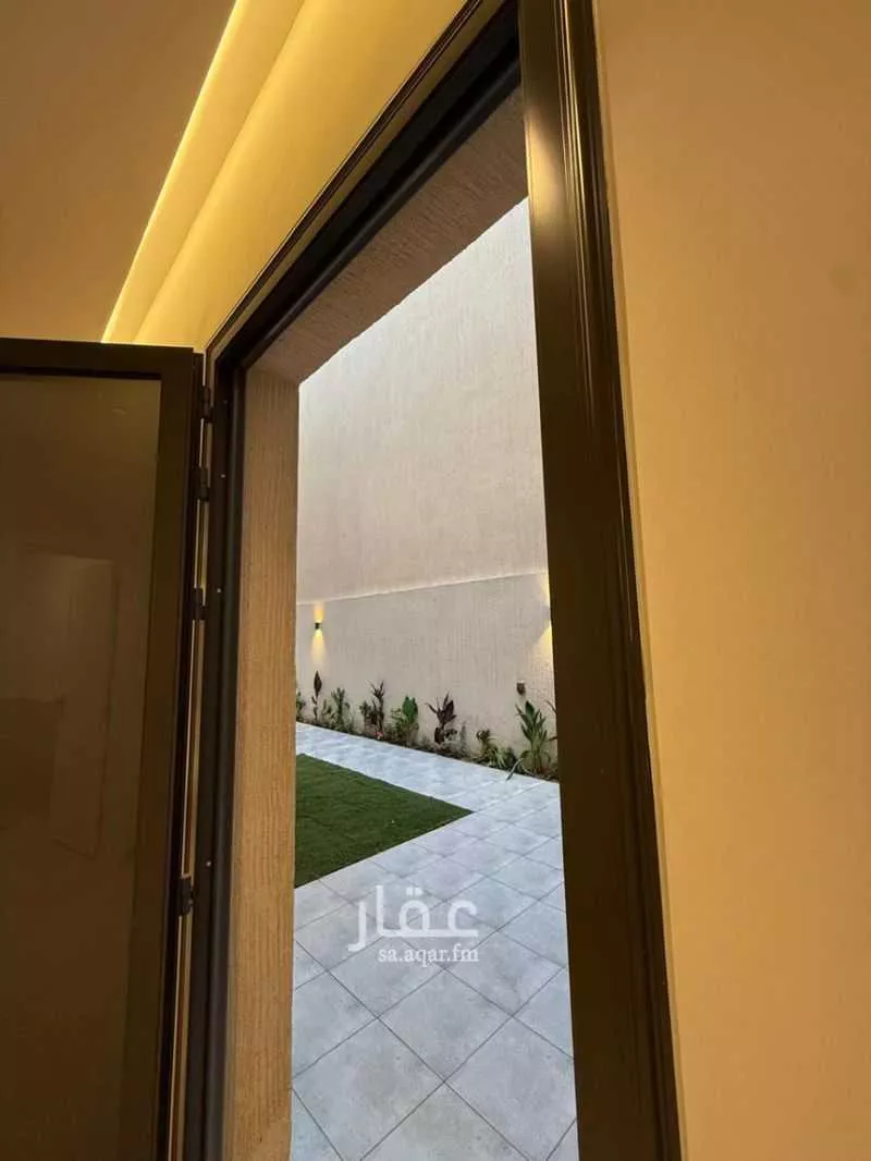 فيلا 5 غرف في النرجس 4