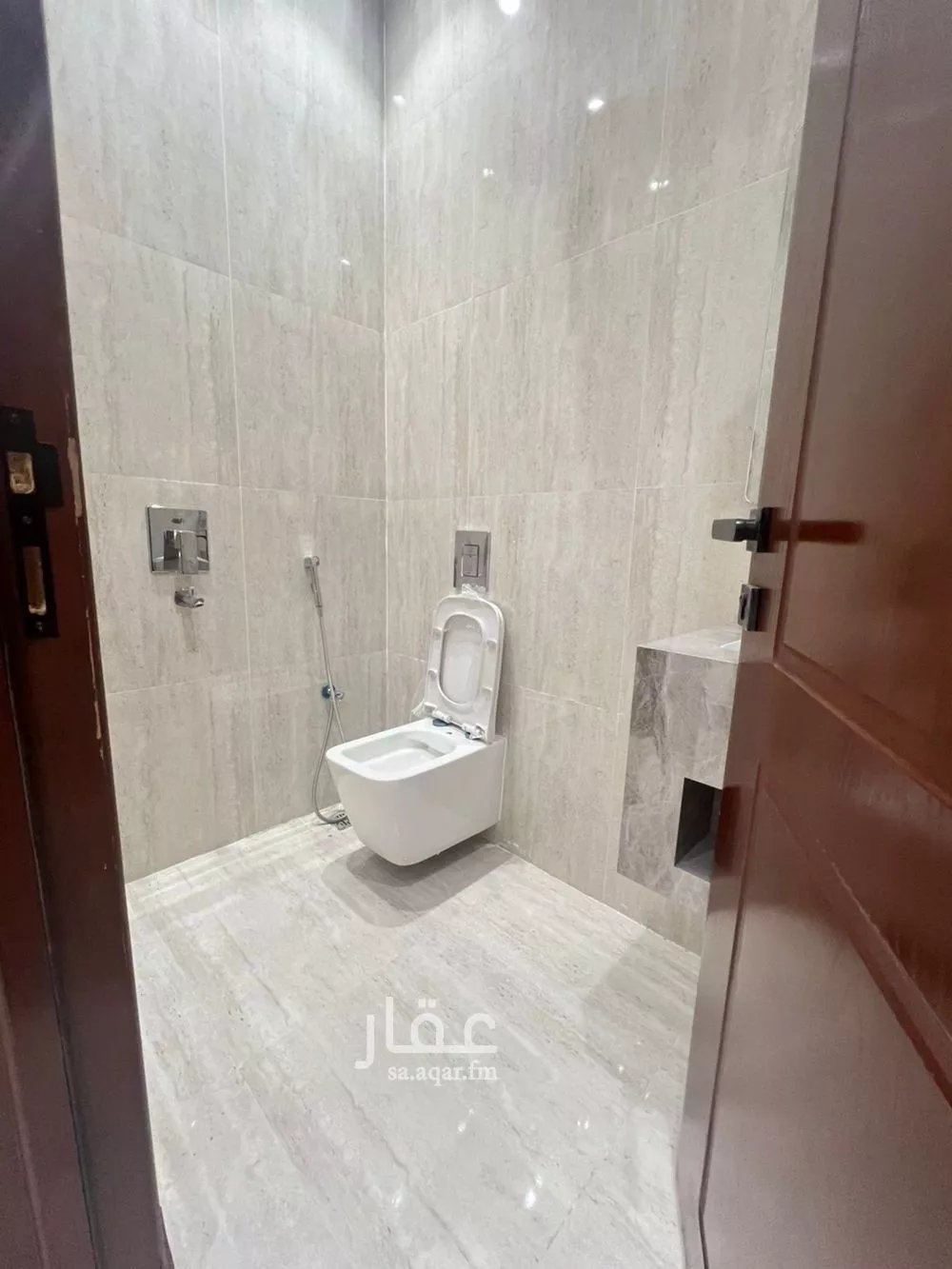 شقة 4 غرف في عكاظ 10