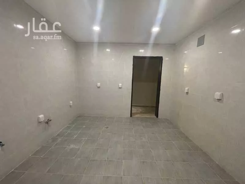 فيلا 3 غرف في الجنادرية 9