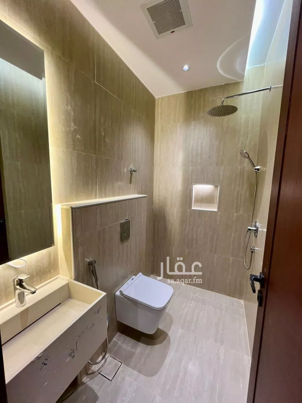 3 bedroom apartment in Al Mahdiyyah 5