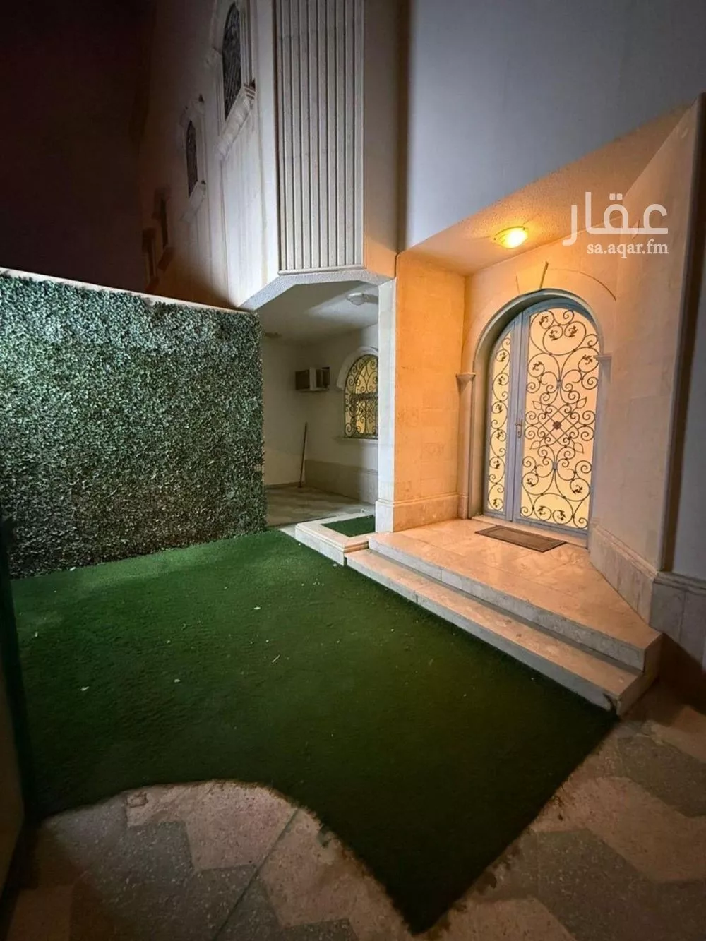 فيلا 6 غرف في العقيق 10