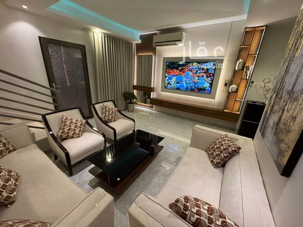 5 bedroom villa in Al Aridh 6