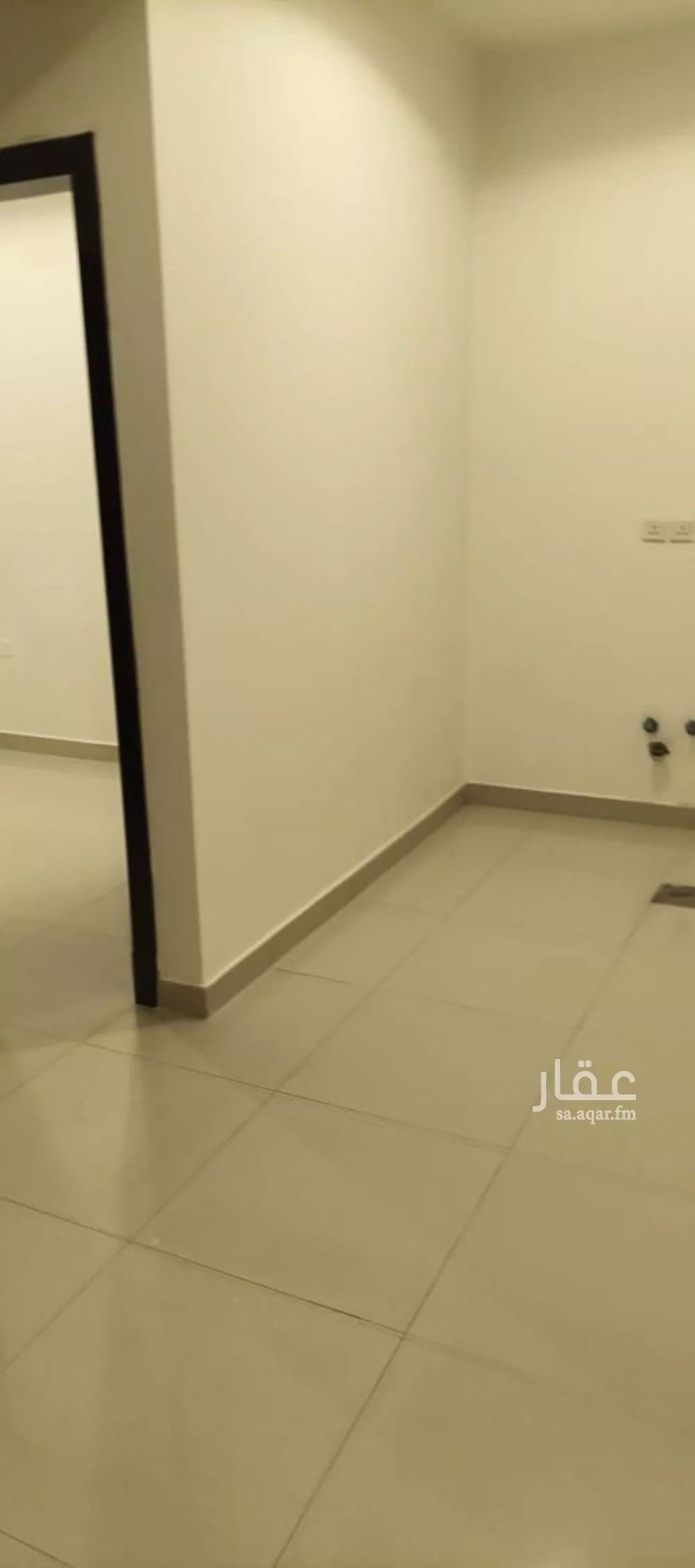 فيلا 4 غرف في العارض 12