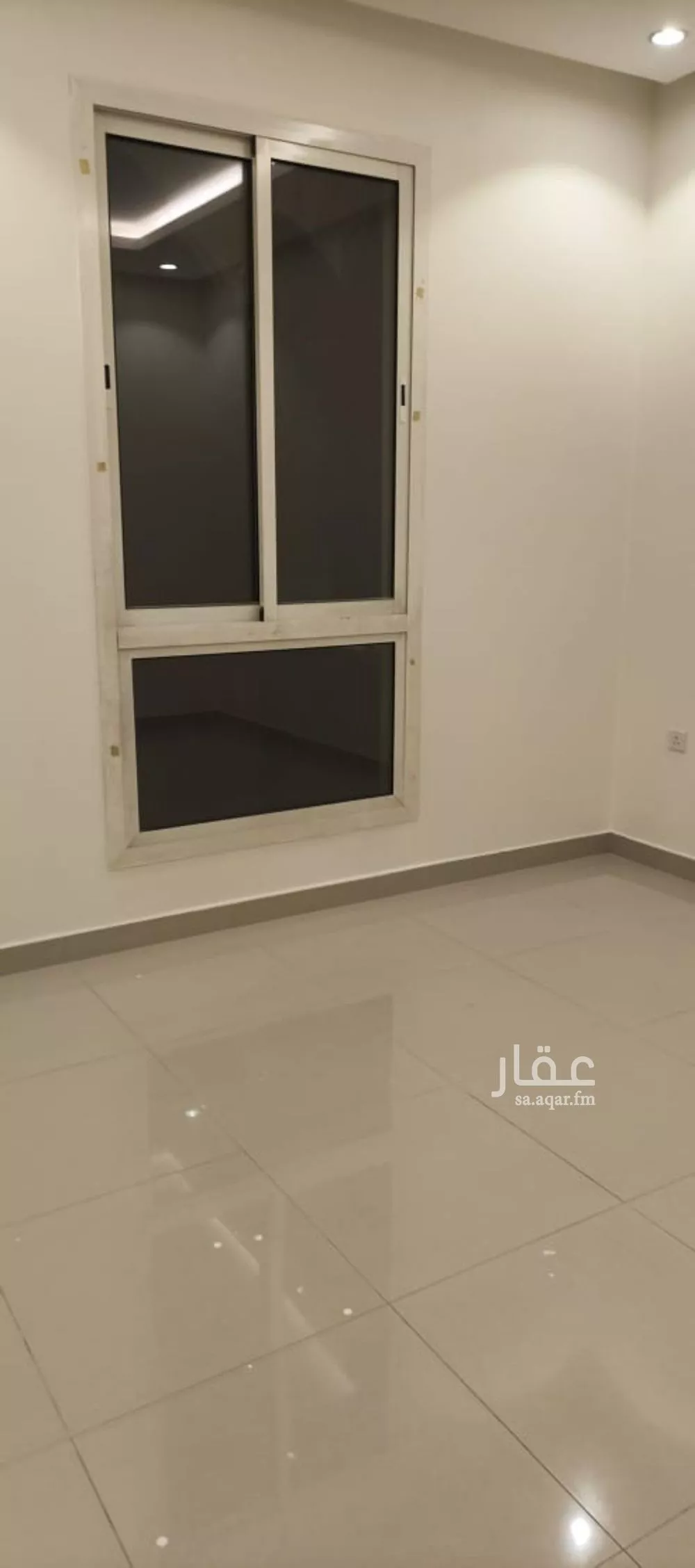 فيلا 4 غرف في العارض 6