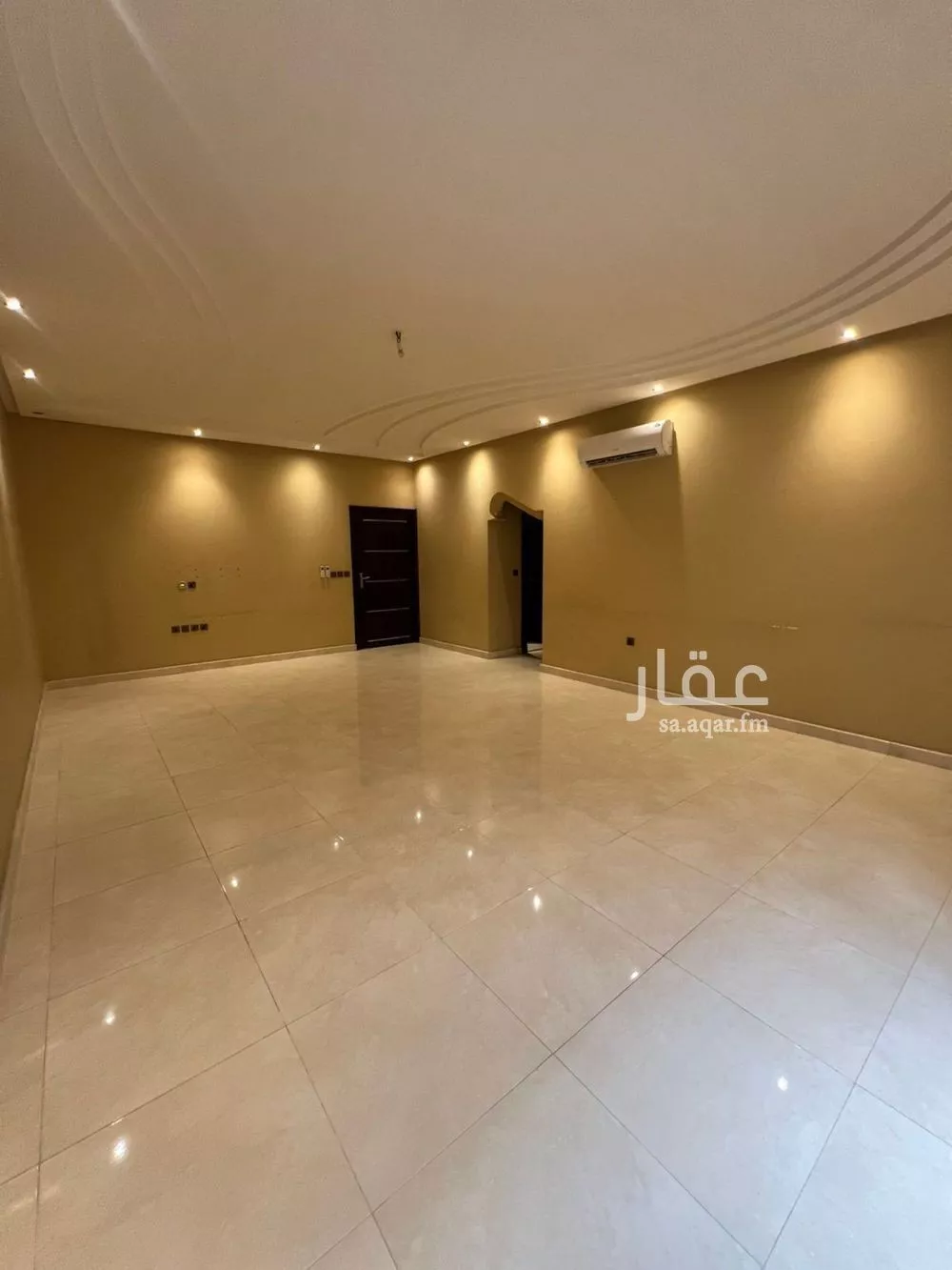 5 bedroom villa in Al Nakheel 11