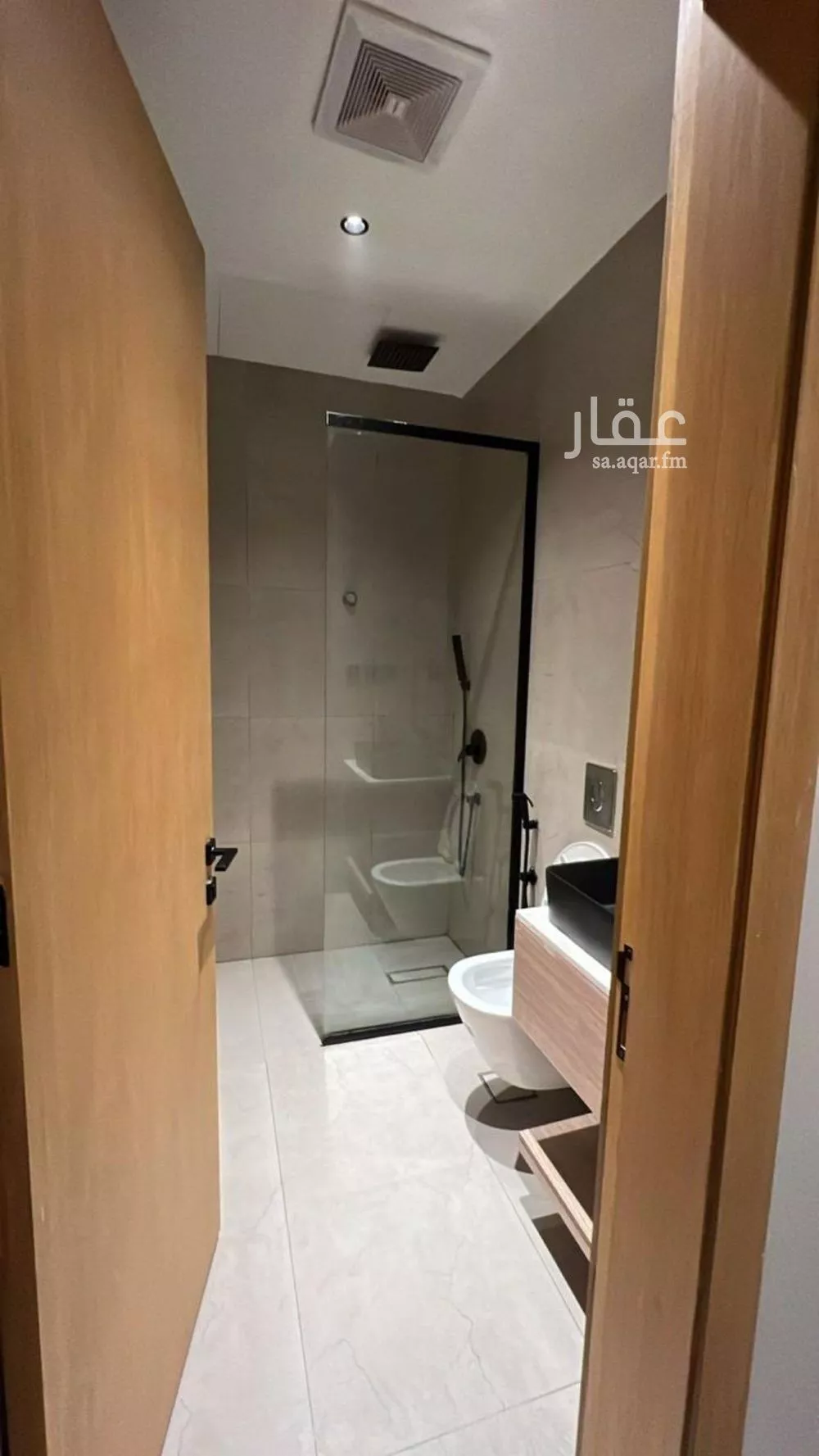 فيلا 5 غرف في العارض 8