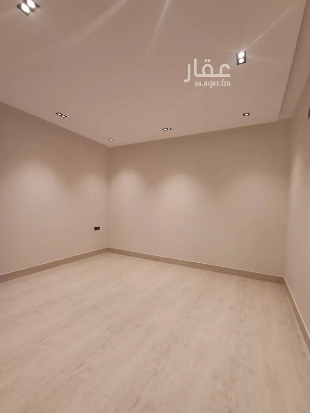 شقة 3 غرف في الشرق 10