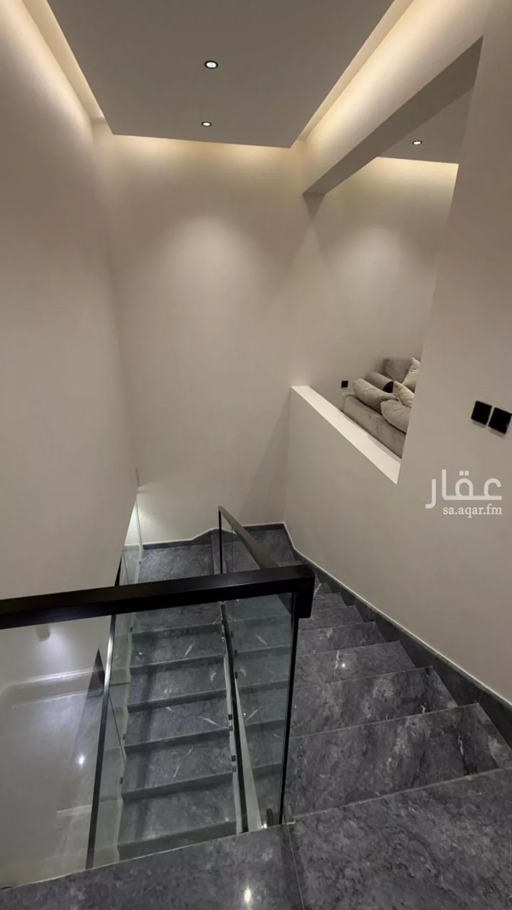 5 bedroom villa in Al Yasmin 13
