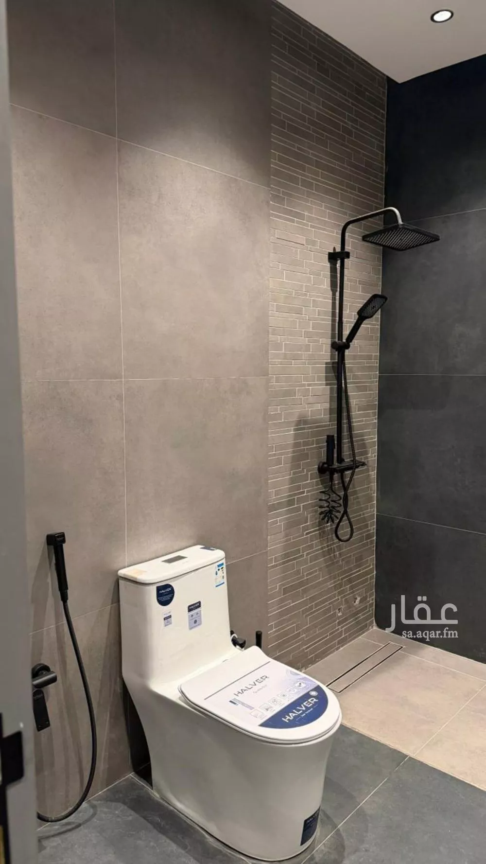 5 bedroom villa in Al Yasmin 9