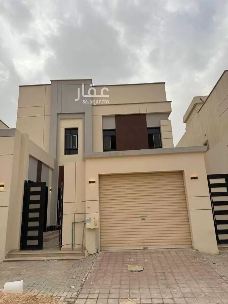 فيلا 4 غرف في الجنادرية 3