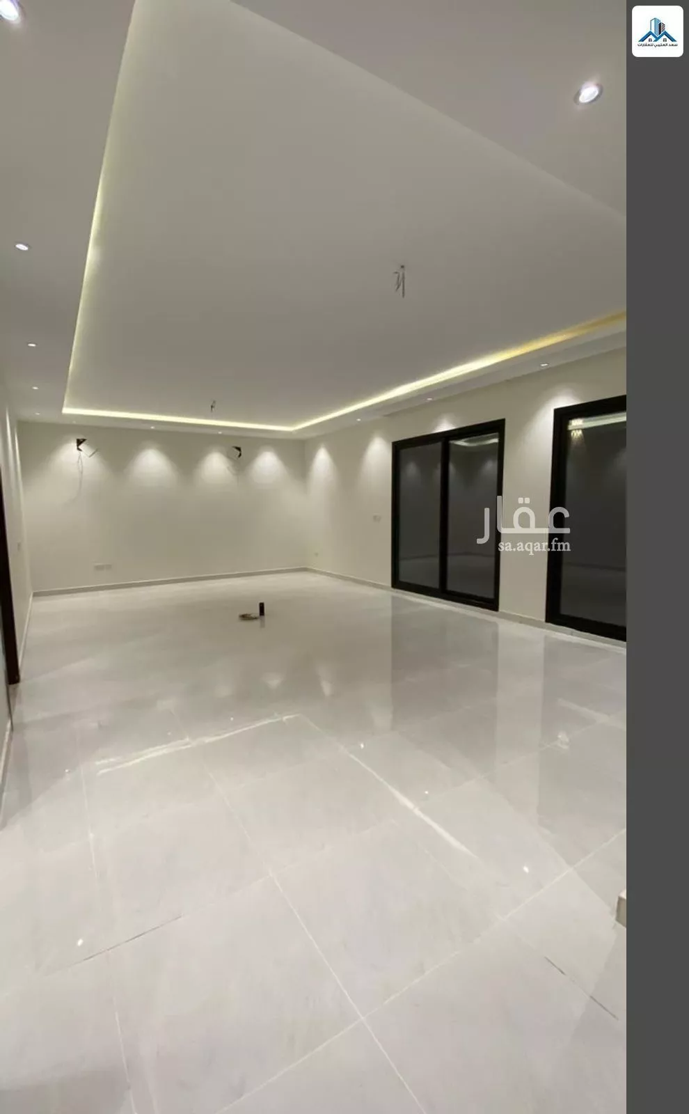 4 bedroom villa in Al Janadriyah 8
