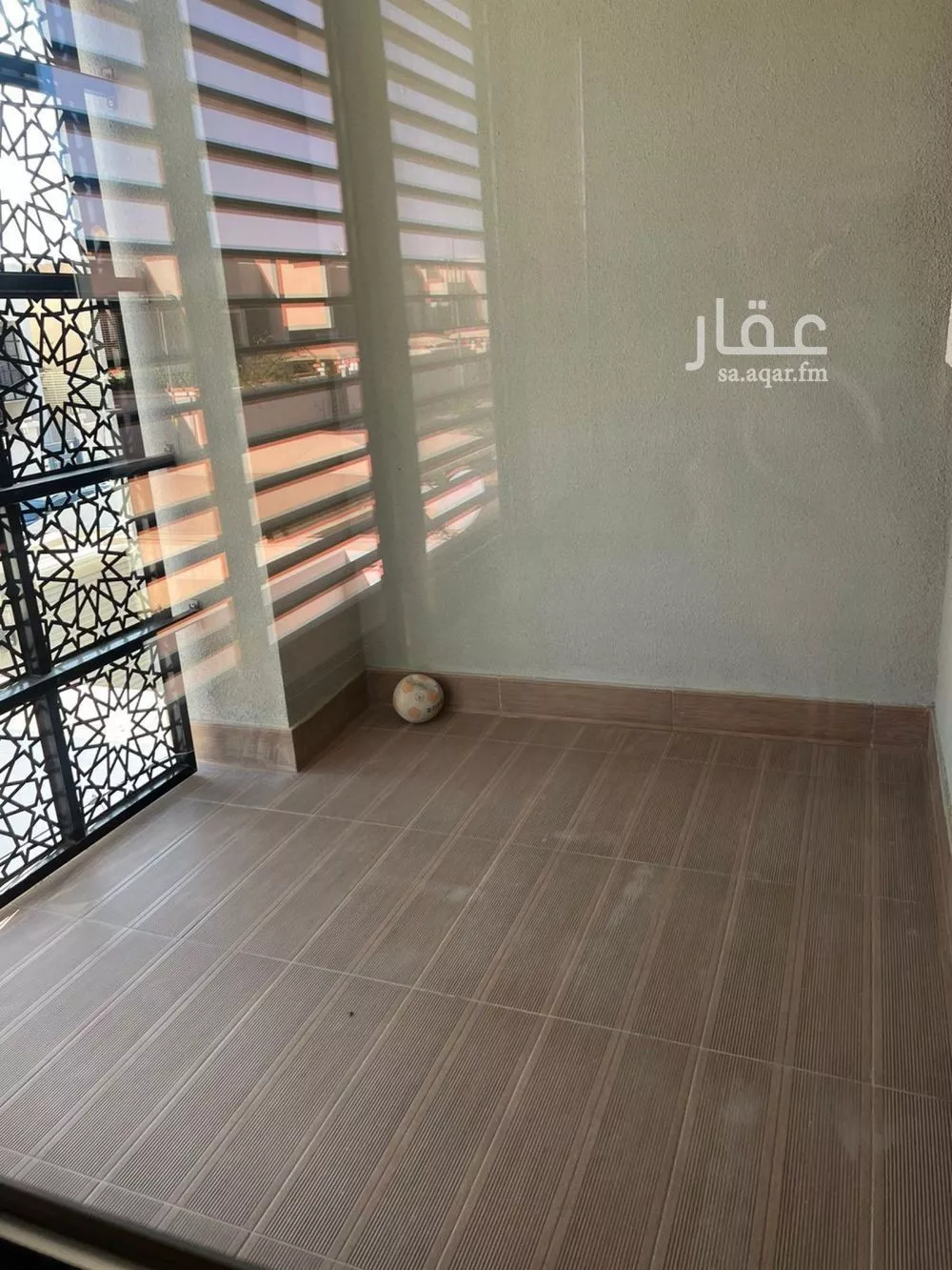 فيلا 9 غرف في الرمال 10