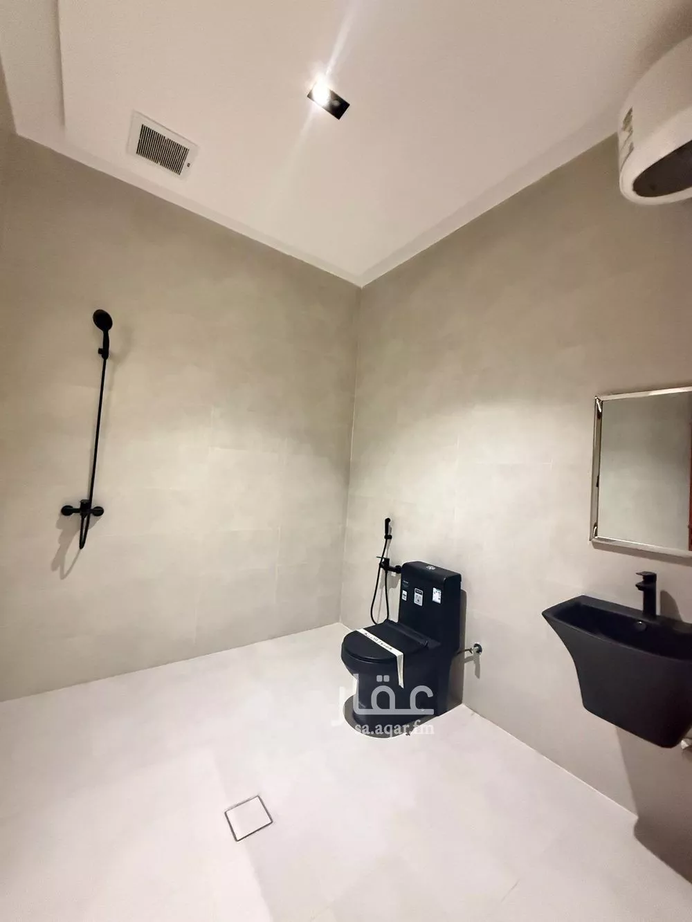 3 bedroom floor in Al Rimal 9