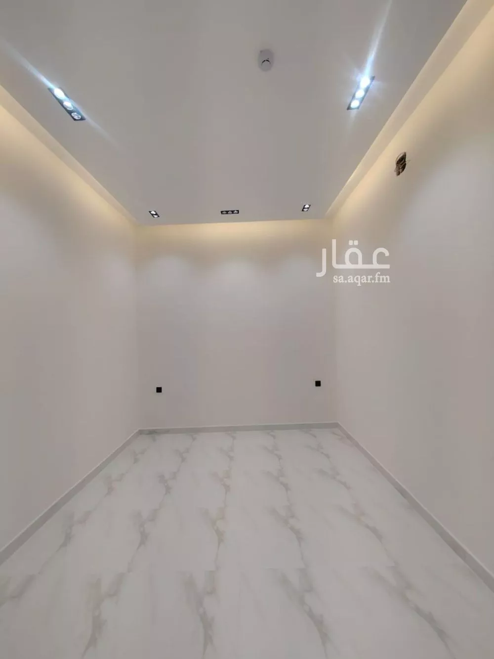 شقة 3 غرف في الزهرة 8