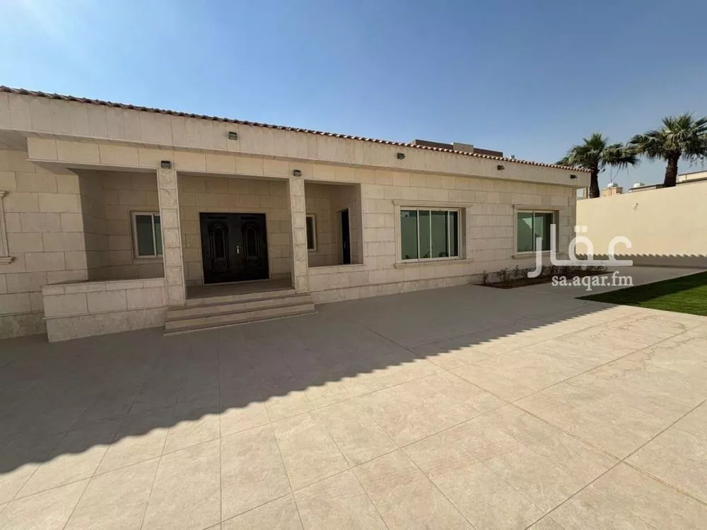 2 bedroom villa in Al Rabwa 4