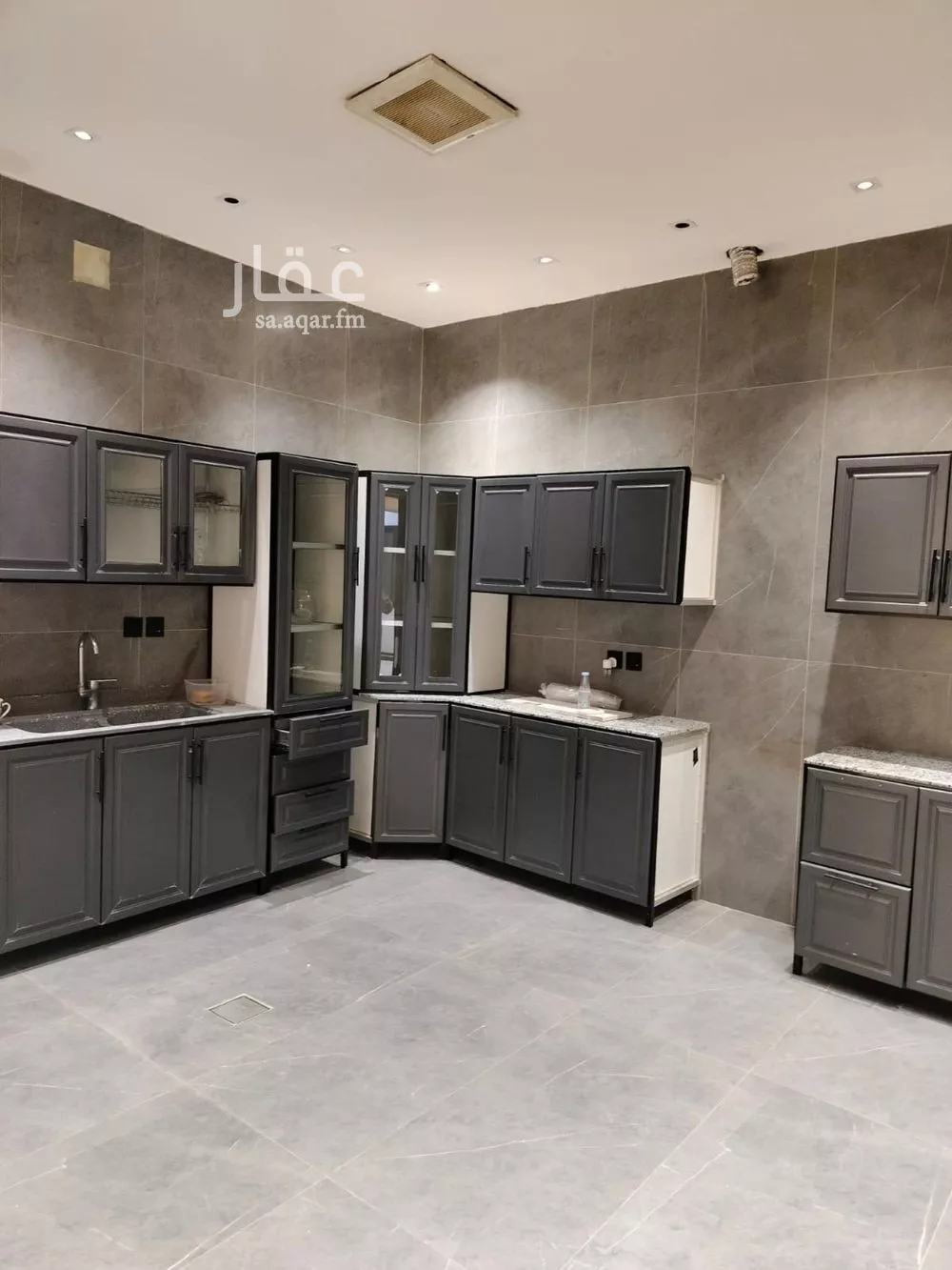 5 bedroom villa in Al Mahdiyyah 6
