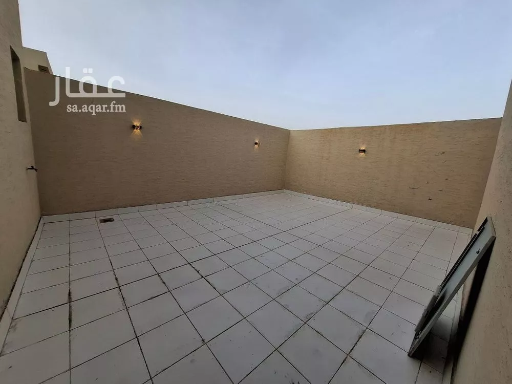 3 bedroom floor in Tuwaiq 11