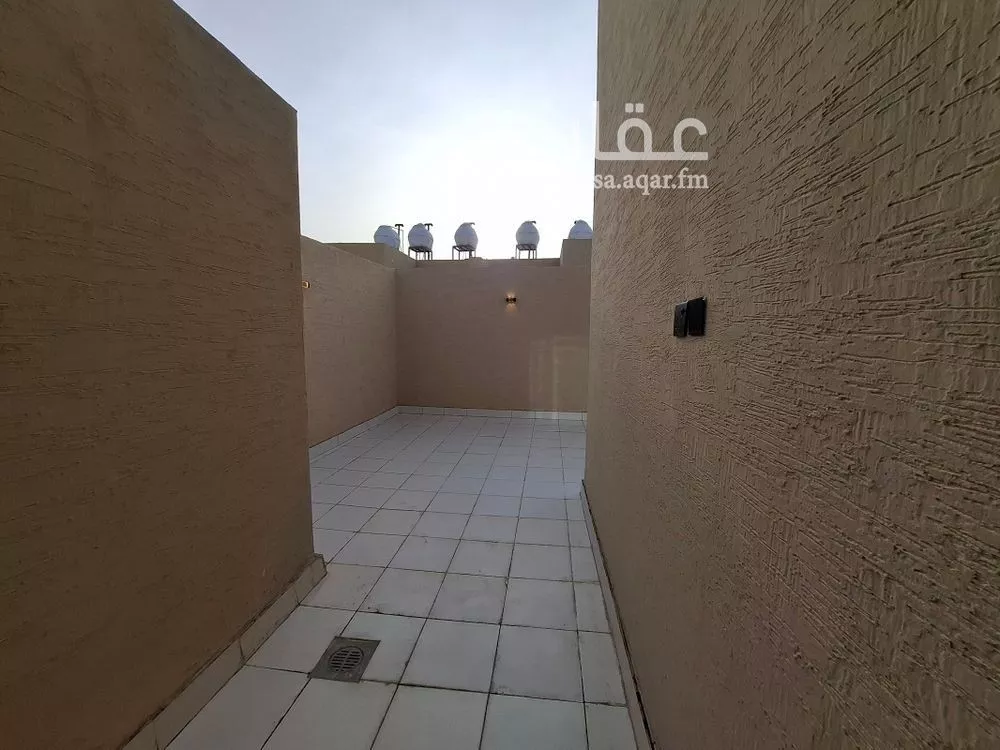 3 bedroom floor in Tuwaiq 12