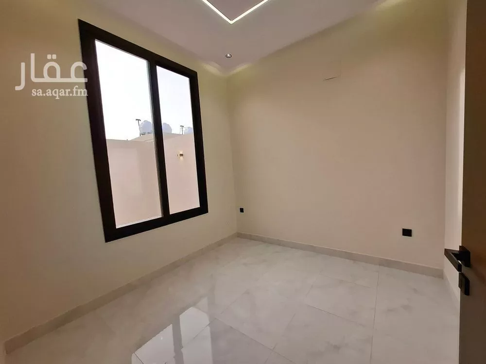 3 bedroom floor in Tuwaiq 8
